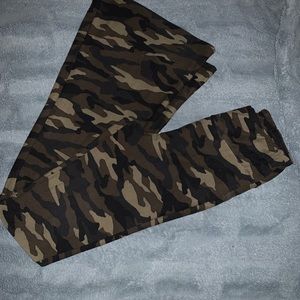 Camo tight fitted Pants